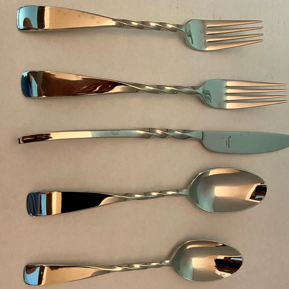 65 piece set 13 place settings, 5 Piece Gorham Aura Twist Place settings plus - Picture 3 of 8